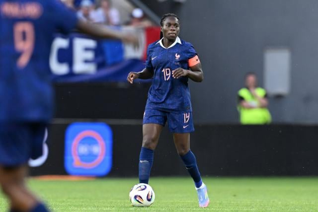 منتخب فرنسا للسيدات يبدأ تصفيات كأس العالم 2027 بغياب قائدته مبوك وكاسكارينو