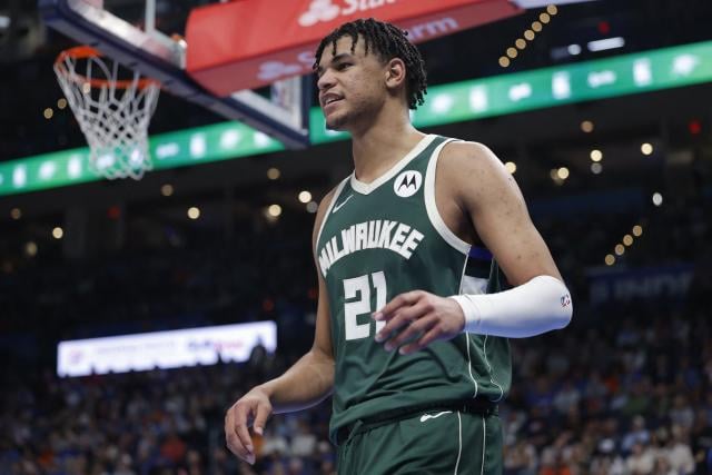 تألق أوسمان ديينغ في أوكلاهوما سيتي بعد سلسلة انتقالات جنونية في الدوري الأمريكي للمحترفين