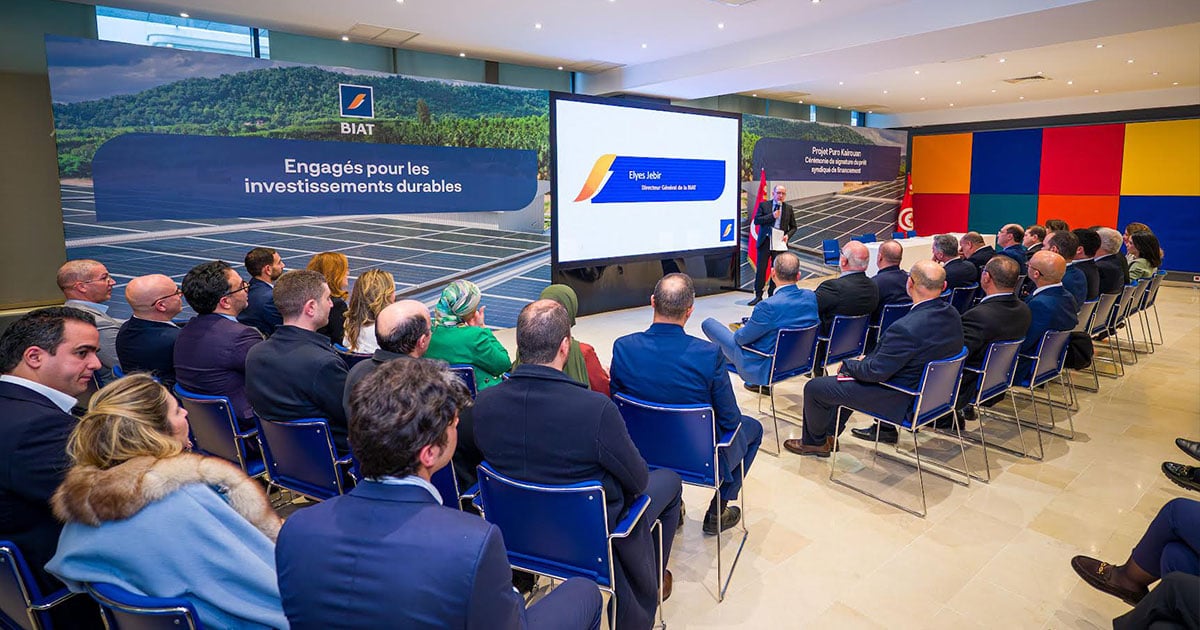 بيات يقود قرضًا مشتركًا بقيمة 140 مليون دينار لتمويل محطة طاقة شمسية ضخمة في القيروان