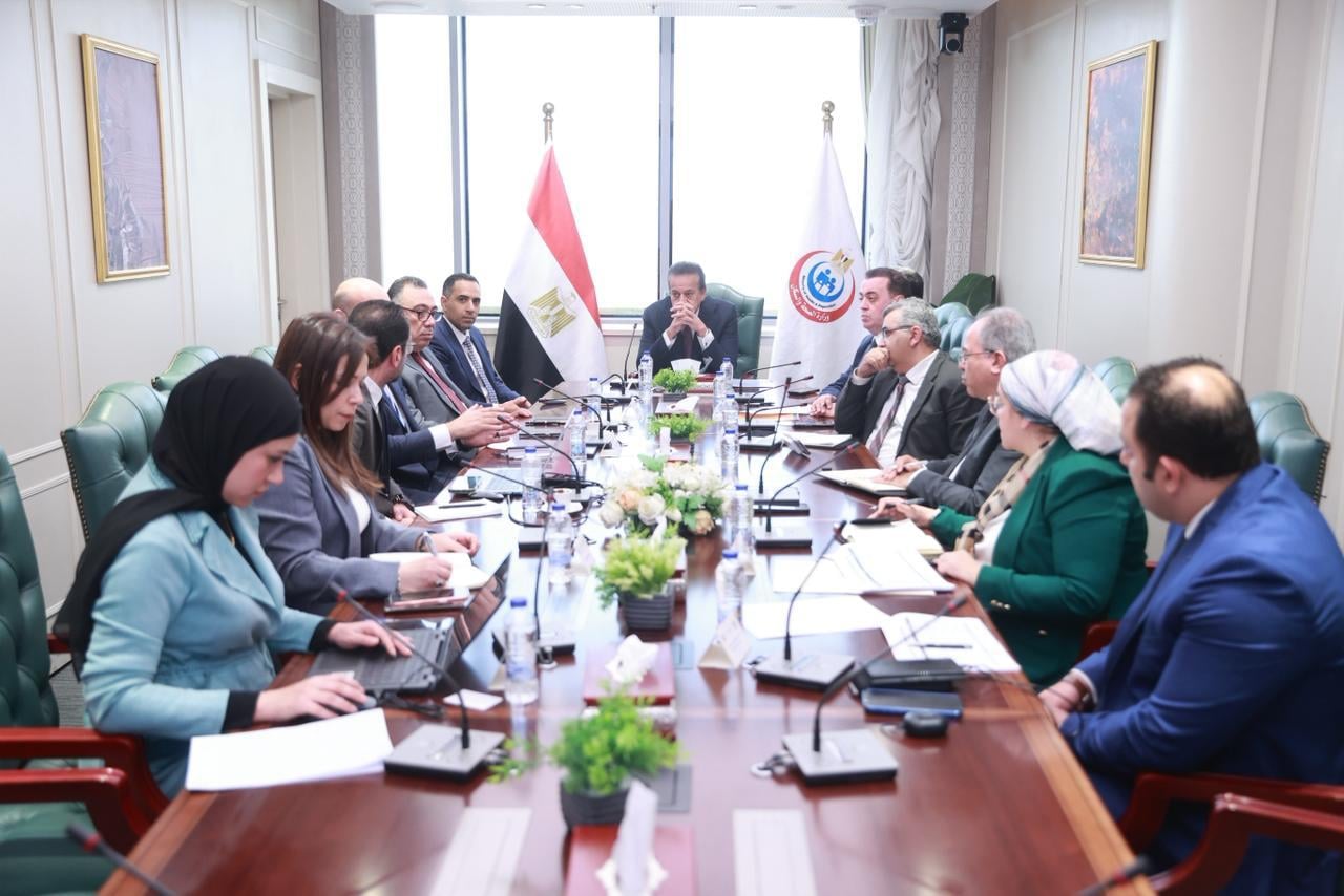 وزير الصحة المصري يناقش مع سيمنس هيلثينيرز إنشاء مراكز متخصصة لعلاج الأورام وتطوير الخدمات الطبية