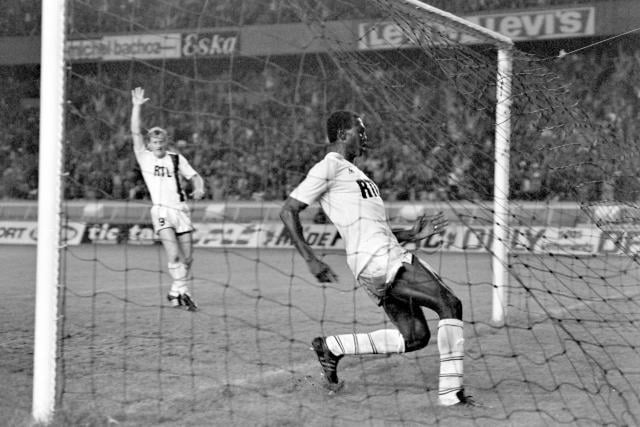 وفاة نامباتينغ توكو: أسطورة باريس سان جيرمان وأول هداف للنادي في أوروبا