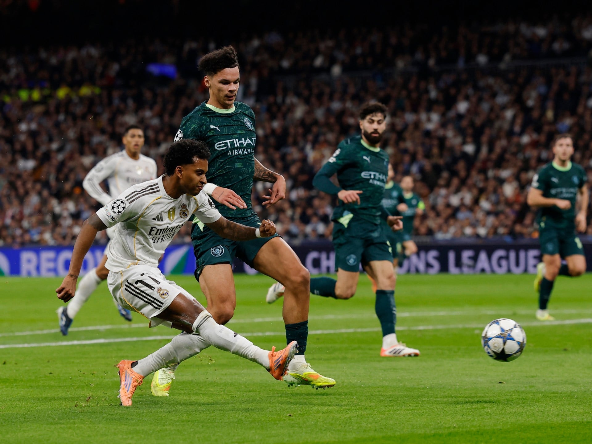 قرعة دوري أبطال أوروبا: ريال مدريد يواجه مانشستر سيتي وباريس سان جيرمان يصطدم بتشيلسي في دور الـ16