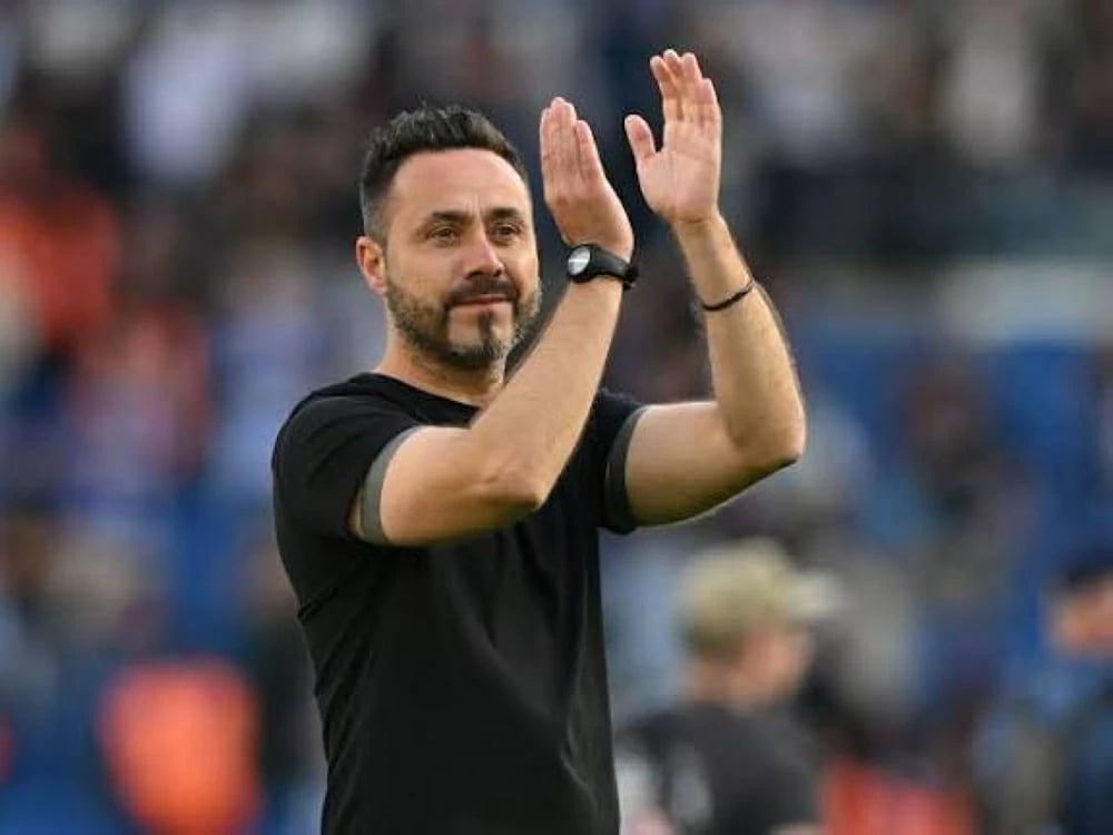 توتنهام يستقر على روبرتو دي زيربي بديلاً لإيجور تودور بعد تراجع النتائج