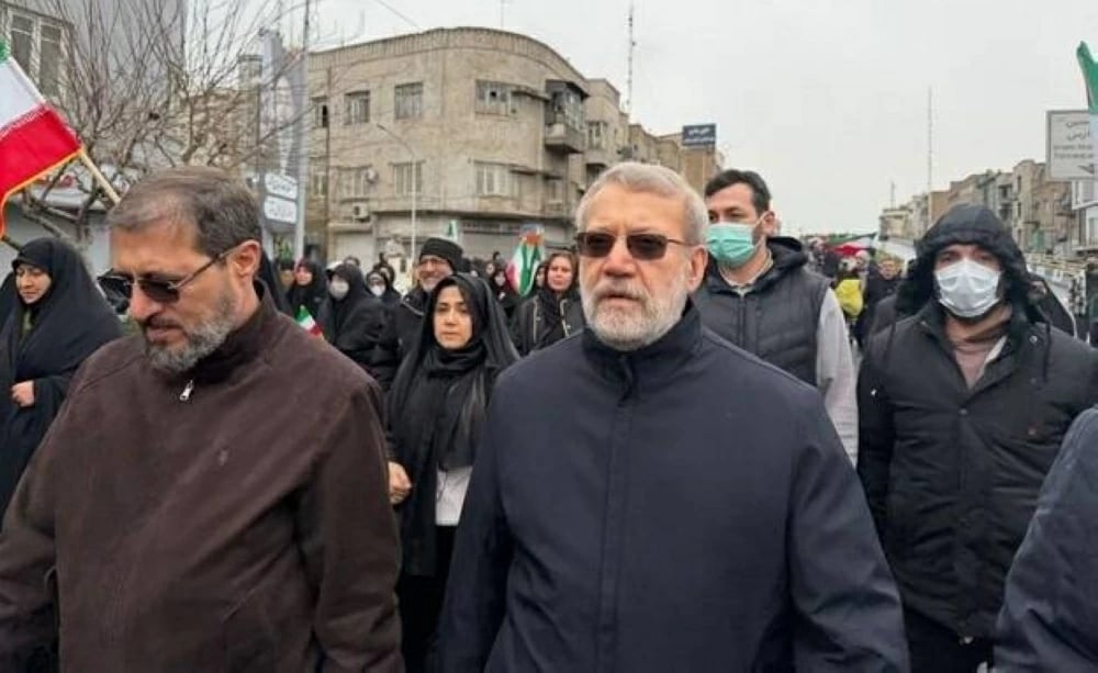 الإعلام العبري يرصد ظهور لاريجاني وبزشكيان