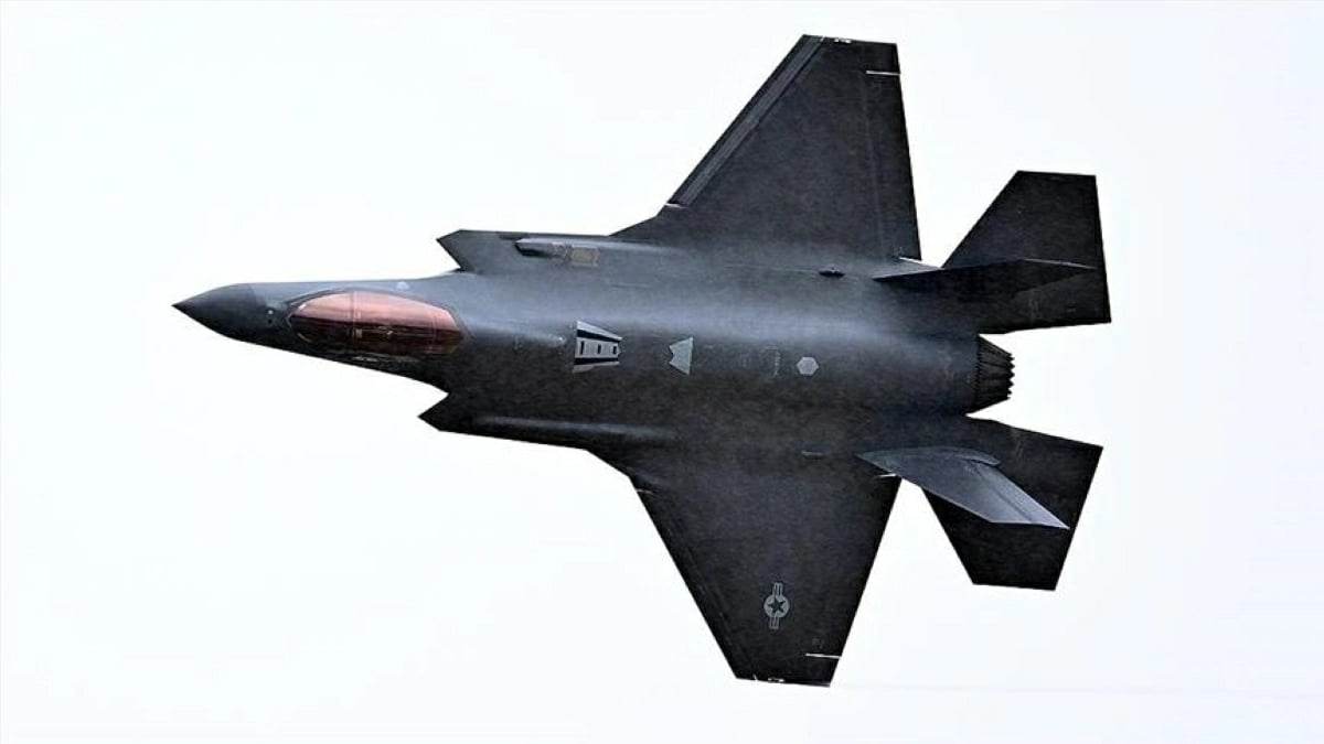 هبوط اضطراري لطائرة مقاتلة أمريكية من طراز F-35 بعد مهمة قتالية فوق إيران