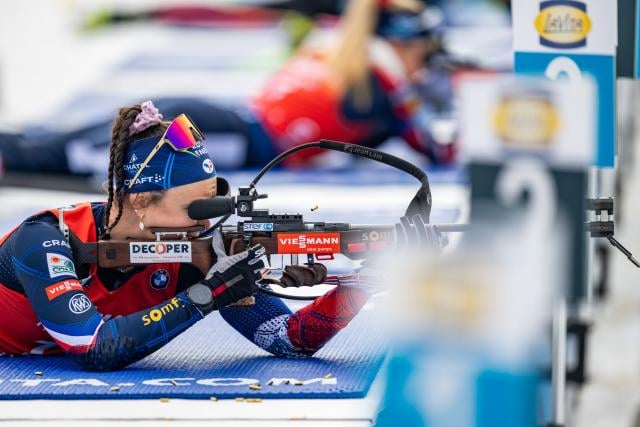 كاميي بينيد تحتل المركز الثاني عشر في سباق المطاردة بأوسلو وتكشف عن تحدياتها البدنية