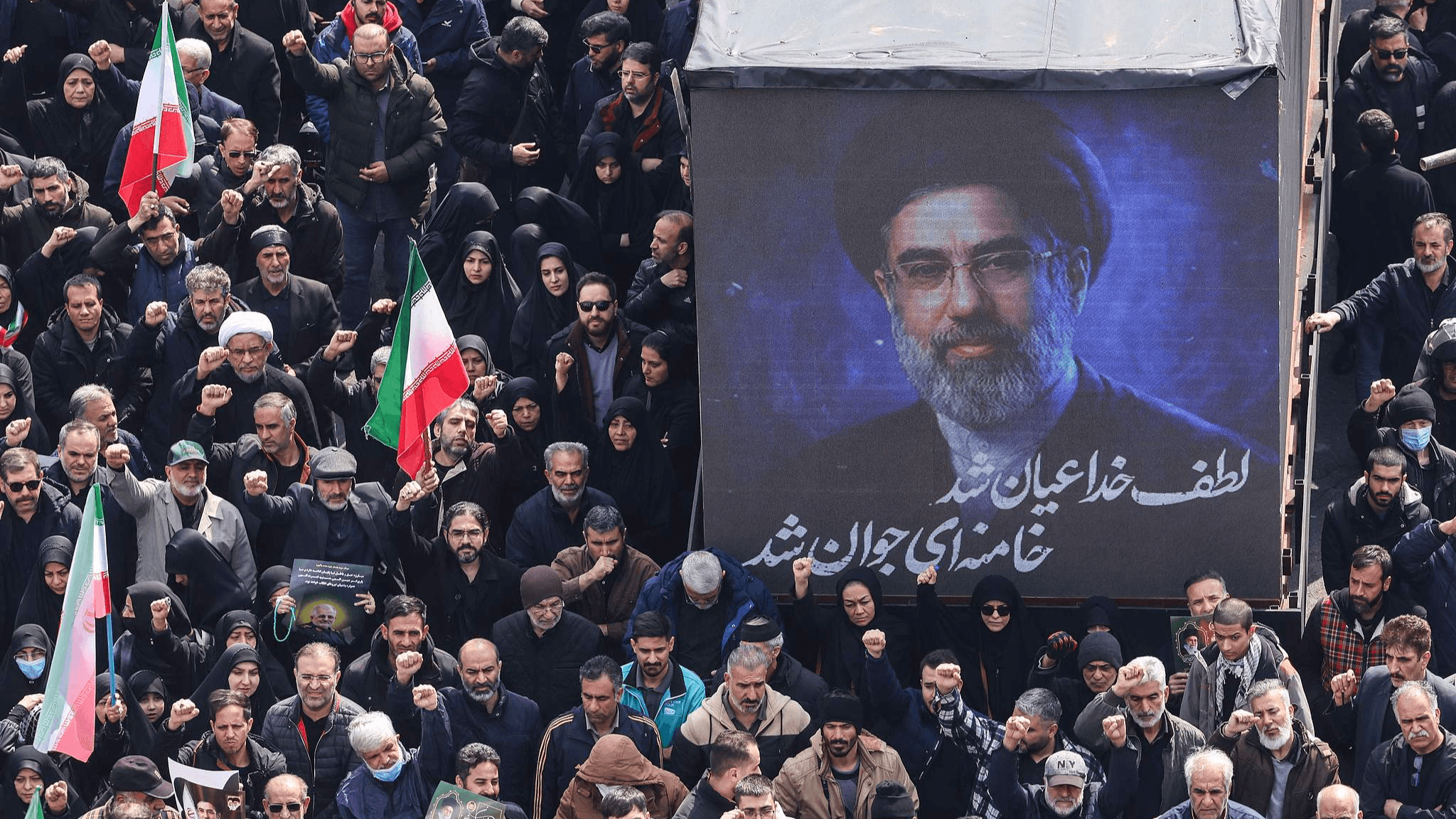 المرشد الإيراني الجديد مجتبى خامنئي يتوعد بمواصلة ضرب القواعد الأمريكية وإغلاق مضيق هرمز