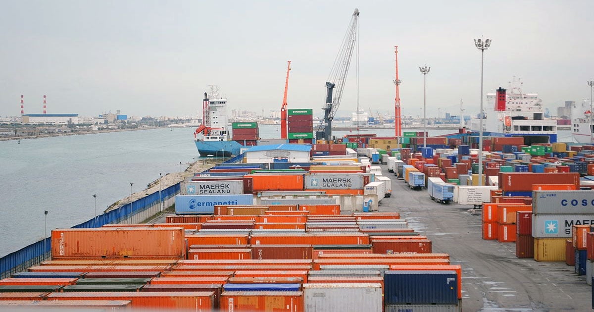 قرار البنك المركزي التونسي بشأن تمويل الواردات يثير جدلاً حول تعريف الأولويات