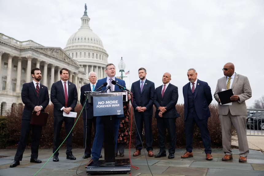 ديمقراطيون شباب في الكونغرس ينتقدون تصعيد ترامب العسكري في الشرق الأوسط
