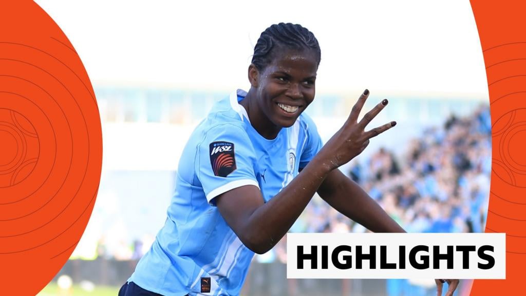 ثلاثية باني شو التاريخية تقود مانشستر سيتي لفوز كبير على توتنهام هوتسبير