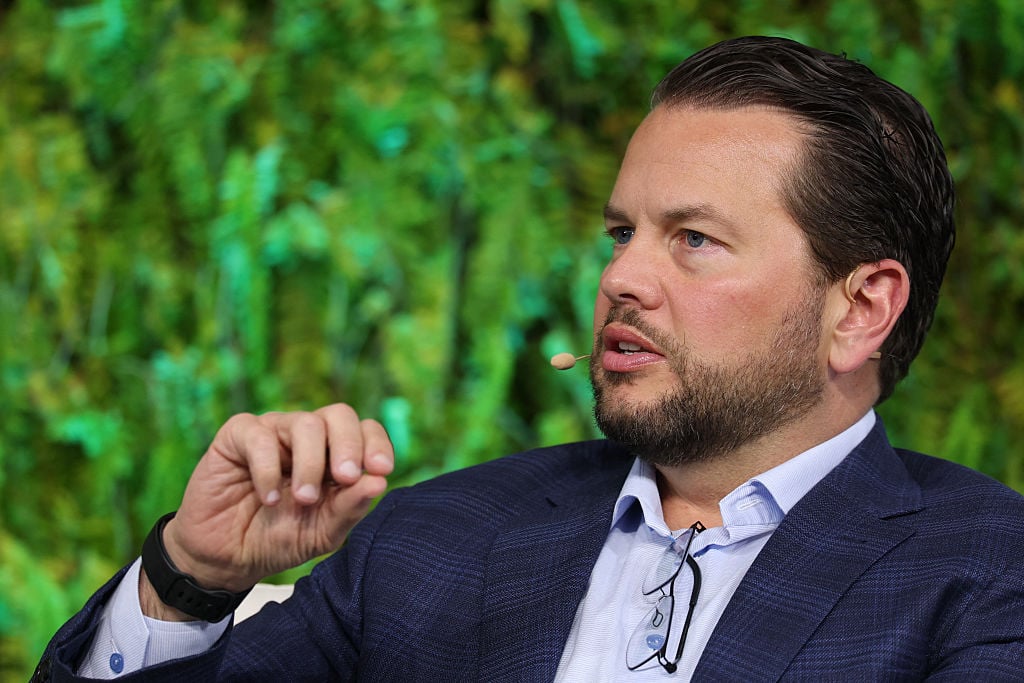 الرئيس التنفيذي لبينترست يدعو الحكومات لحظر وسائل التواصل الاجتماعي على من هم دون 16 عامًا