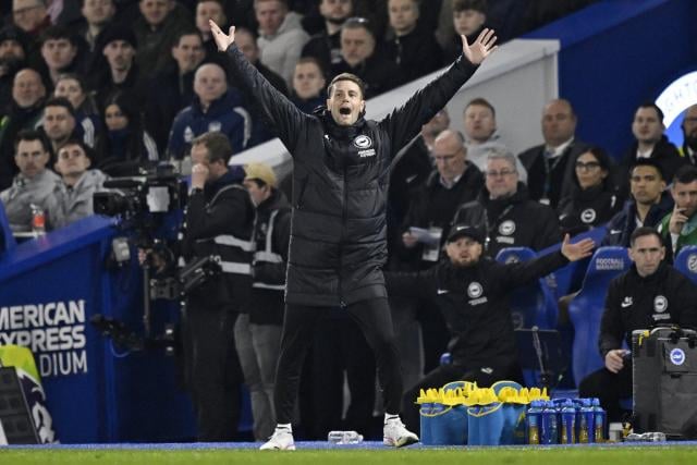 مدرب برايتون يهاجم أرسنال بشدة: