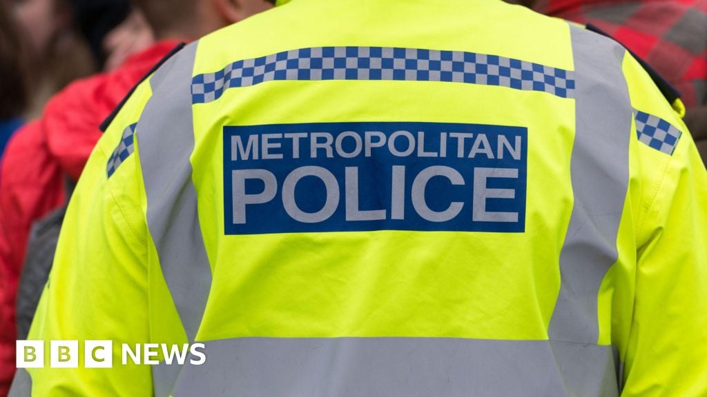 وفاة أم وطفلها في حادث غرق مأساوي بحديقة غرب لندن