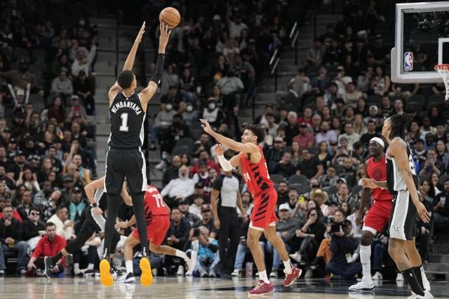 سان أنطونيو سبيرز يستهل مشواره في بلاي أوف NBA بمواجهة بورتلاند تريل بليزرز