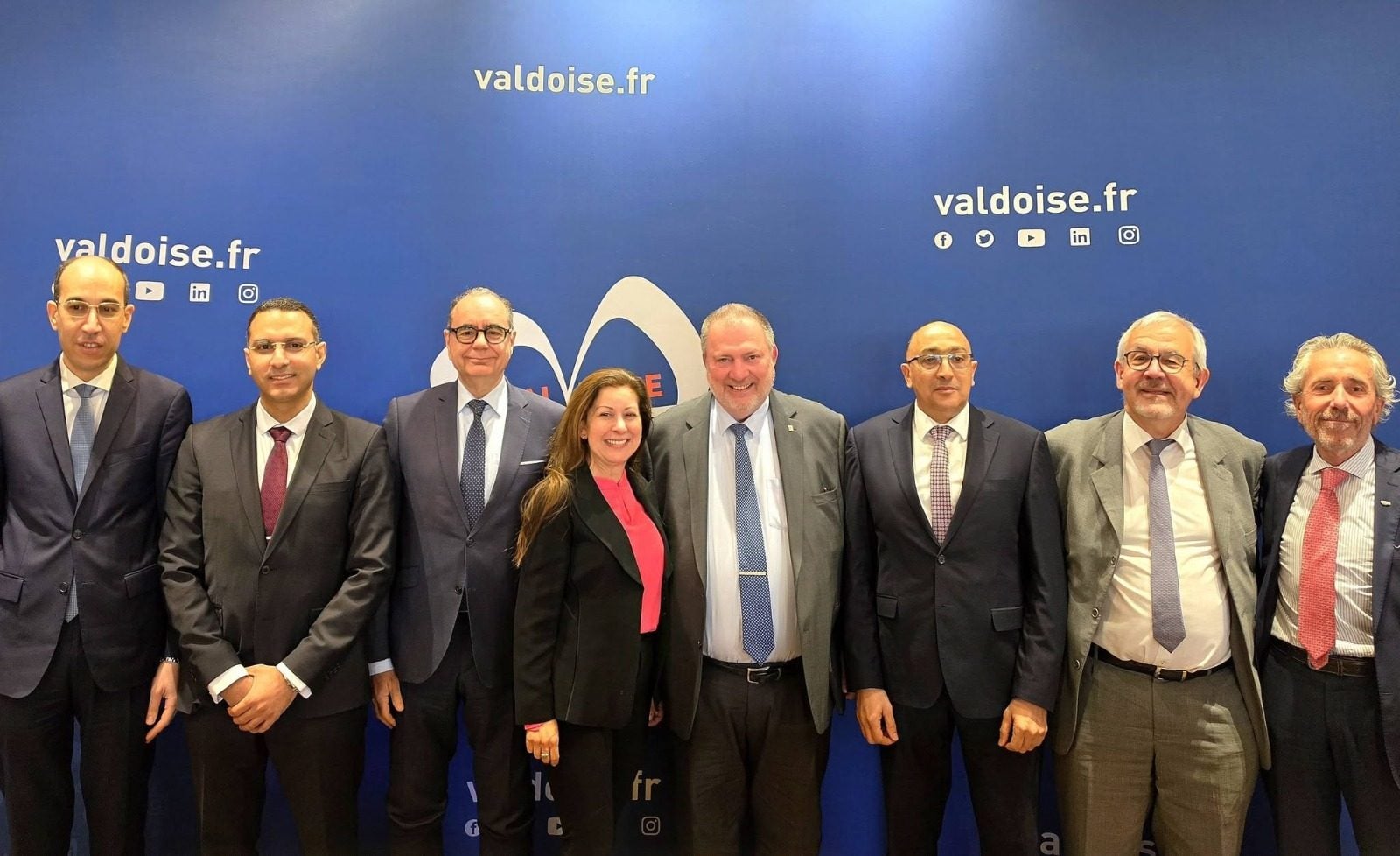 تونس تطلق حملة ترويج اقتصادي مكثفة لجذب الشركات الفرنسية في فال دواز