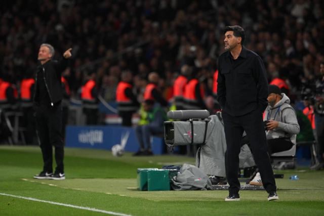 مدرب أولمبيك ليون يشيد بعقلية لاعبيه بعد الفوز التكتيكي على باريس سان جيرمان