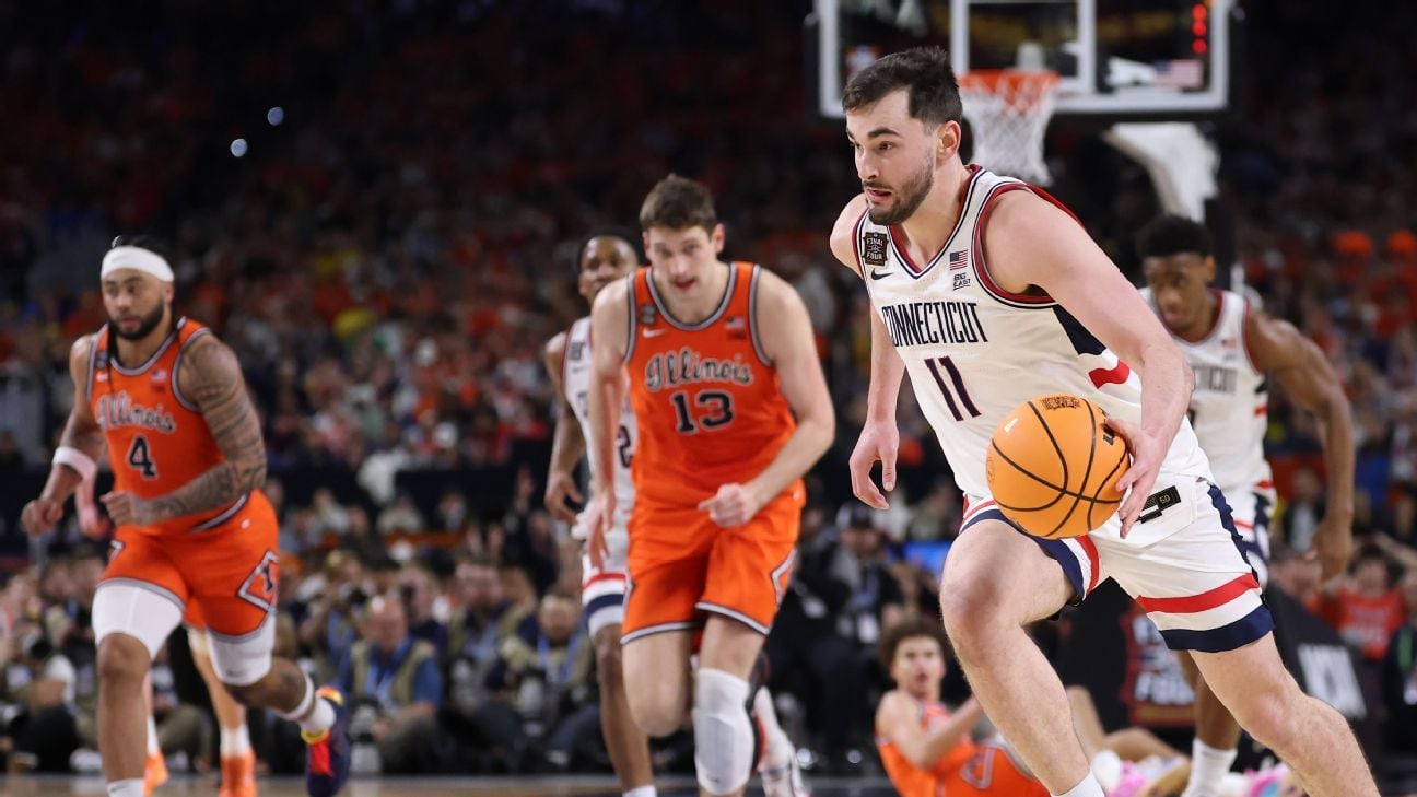 كونيتيكت يتأهل للنهائي بفضل ثقة مولينز وتسديدته الحاسمة ضد إلينوي