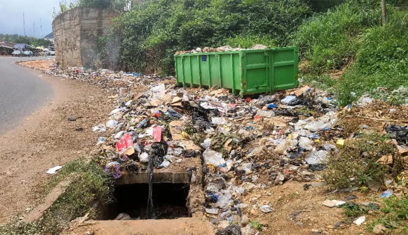 أزمة إدارة النفايات في المدن الأفريقية: تحديات بيئية وتداعيات اقتصادية خفية