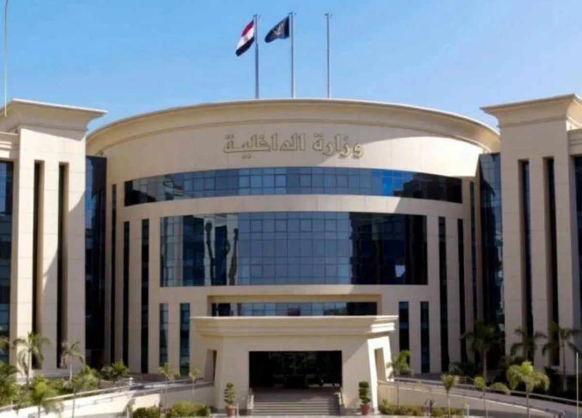 ضبط 3 طلاب بالأقصر بعد قيامهم باستعراضات خطرة بالدراجات النارية وتعريض حياة المواطنين للخطر