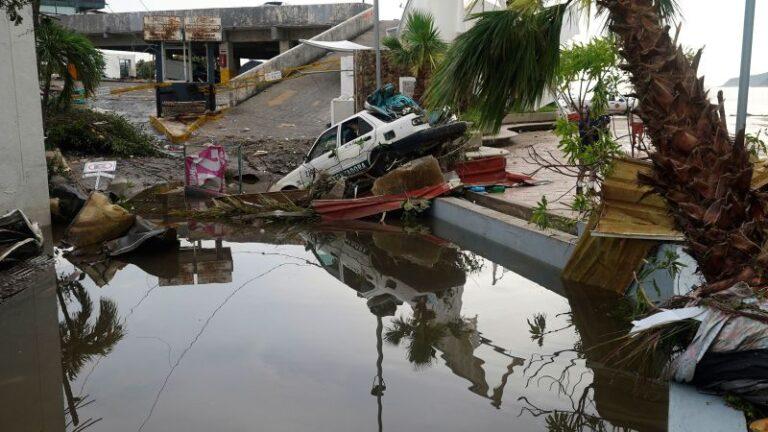 Cover Image for إعصار أوتيس يدمر أكابولكو بالمكسيك ويقتل 27 |  سي إن إن