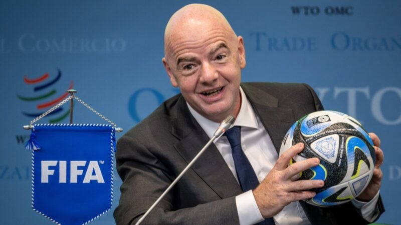 يخبر الخبراء القانونيون FIFA إسرائيل بقطع القانون الدولي لأنها تعتبر العقوبات