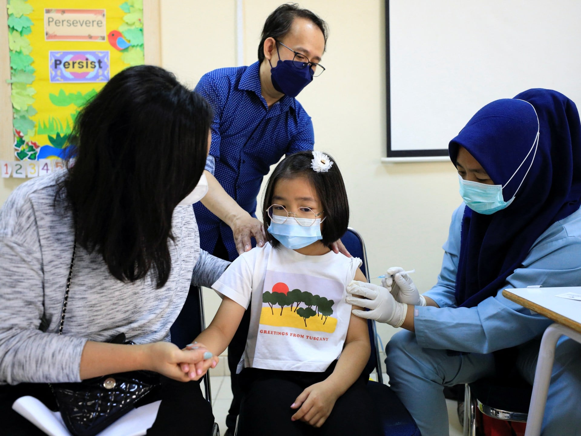 لقاحات كوفيد-19 بتقنية mRNA قد تساعد الجهاز المناعي في مكافحة الأورام السرطانية