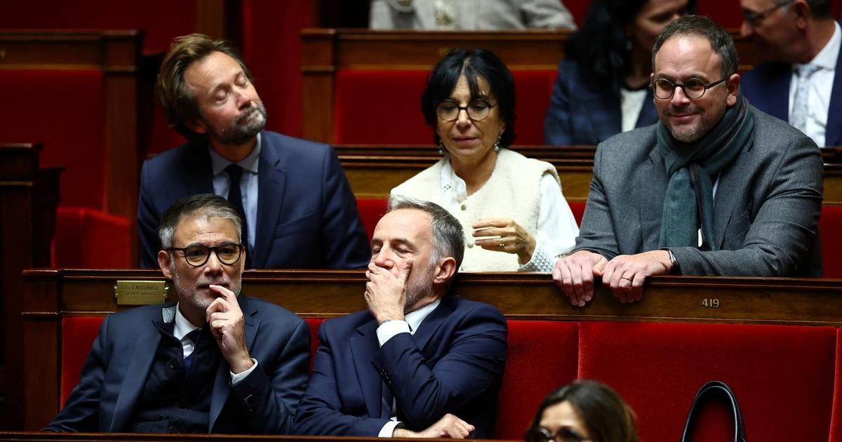 هل التنازل لليسار هو السبيل الوحيد لإنقاذ حكومة لوكورنو وميزانية فرنسا؟