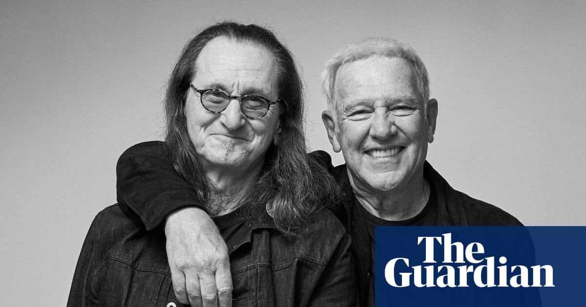 فرقة Rush الكندية تعود للساحة الموسيقية بجولة جديدة بعد وفاة عازف الدرامز نيل بيرت