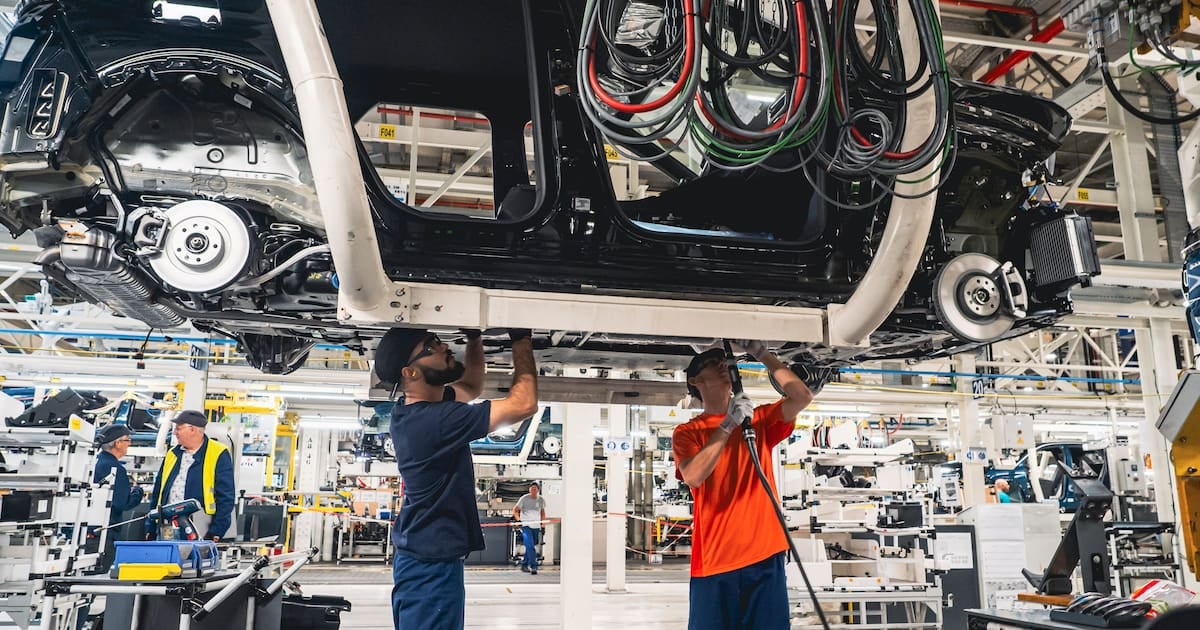 تعليق الإنتاج في مصانع ستيلانتس الفرنسية بسبب تحديات الإمداد وتراجع السوق