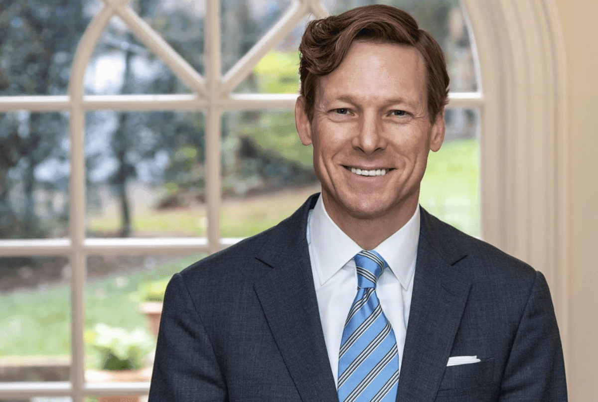 مستشار جامعة نورث كارولينا يدفع بقوة نحو دمج الذكاء الاصطناعي في التعليم العالي