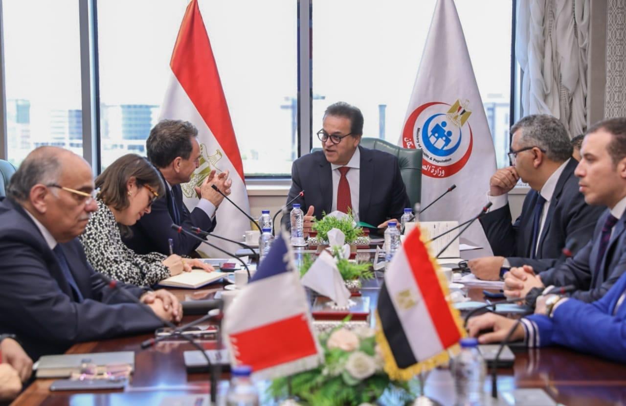 مصر وفرنسا تنسقان المساعدات الإنسانية لغزة وخطط إعادة إعمار القطاع الصحي