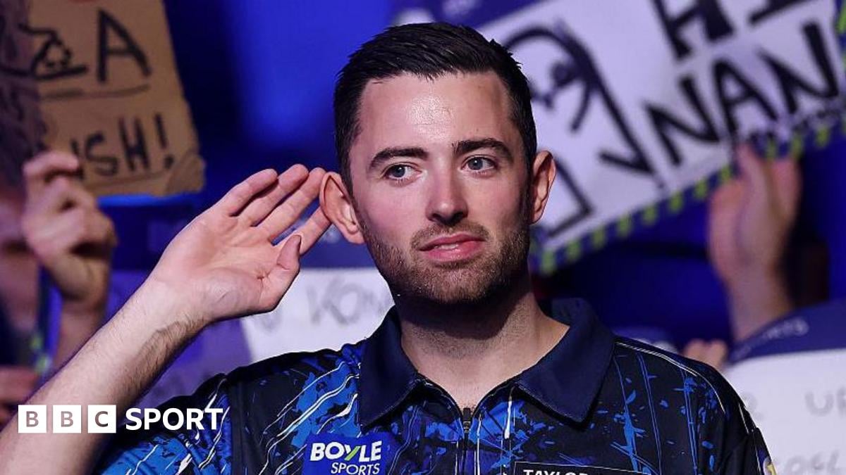 لوك همفريز المصنف الأول عالمياً يتأهل لربع نهائي بطولة الجائزة الكبرى العالمية للسهام