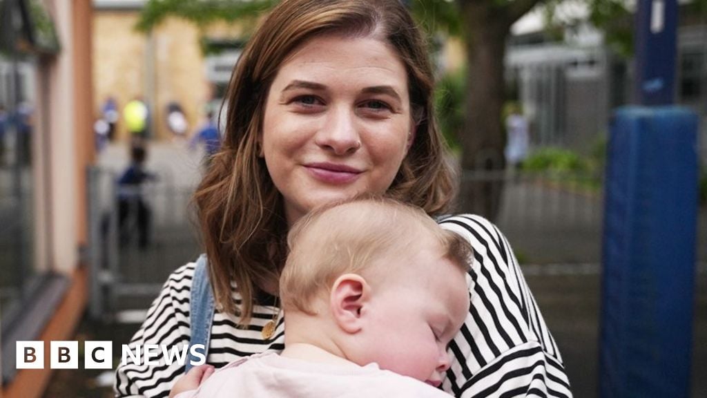 دراسة كبرى تؤكد فعالية دروس الغناء في علاج اكتئاب ما بعد الولادة وتوفر التكاليف