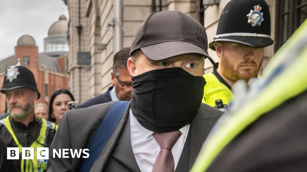 مدير جنازات سابق يقر بـ 36 تهمة احتيال وينكر أخرى في قضية بقايا بشرية