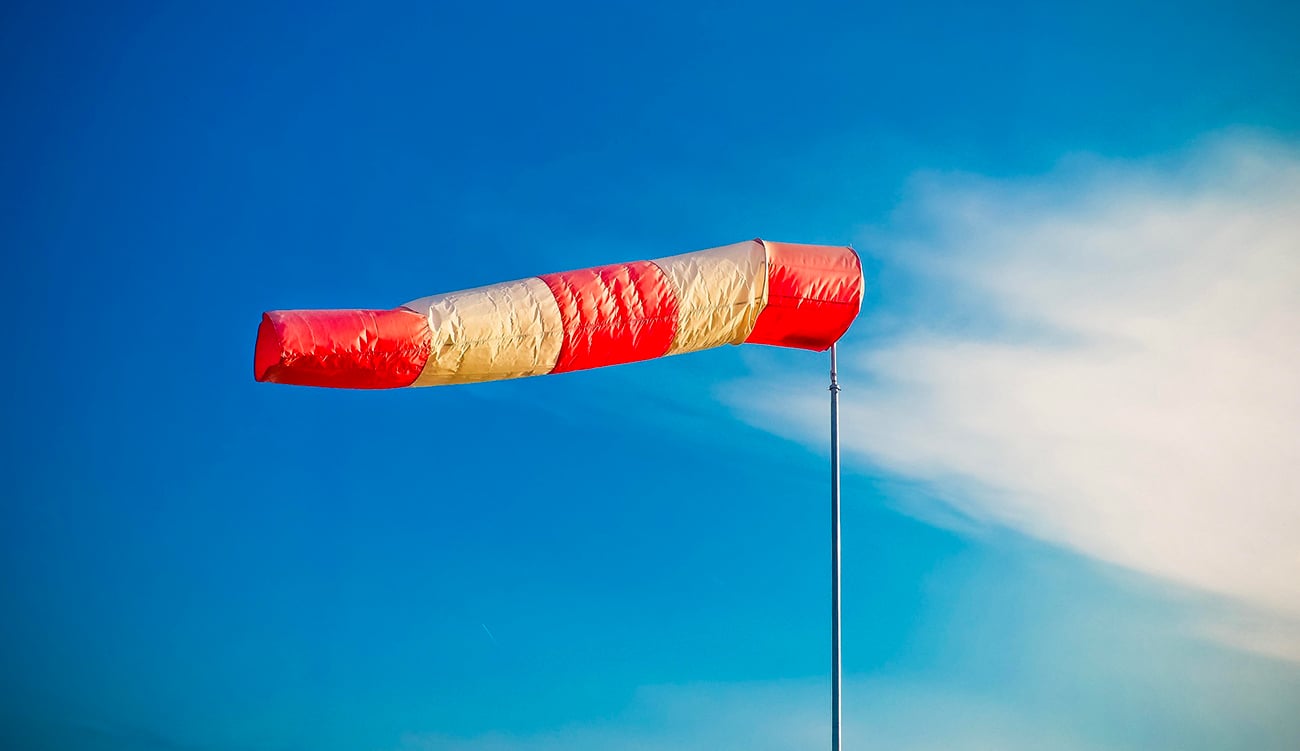 توقعات الطقس: سماء صافية ورياح قوية تؤثر على معظم المناطق التونسية