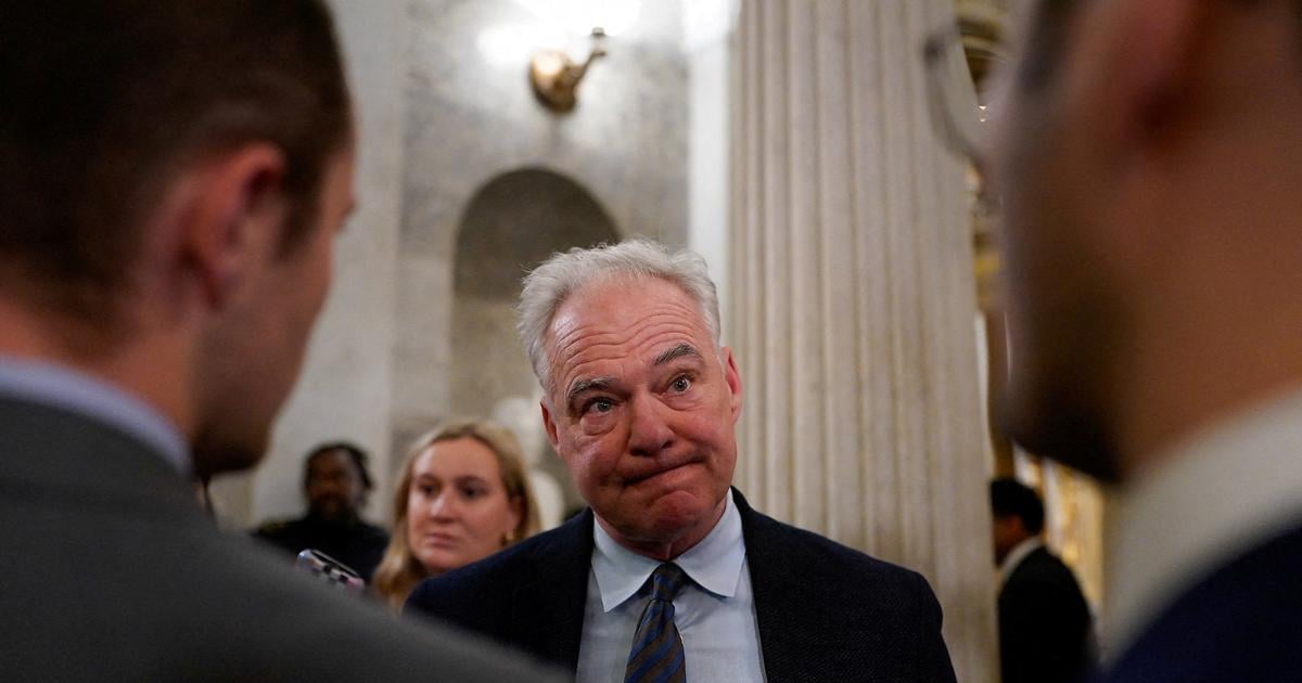 ثمانية أعضاء ديمقراطيين في مجلس الشيوخ ينشقون عن حزبهم لإنهاء شلل الحكومة الأمريكية