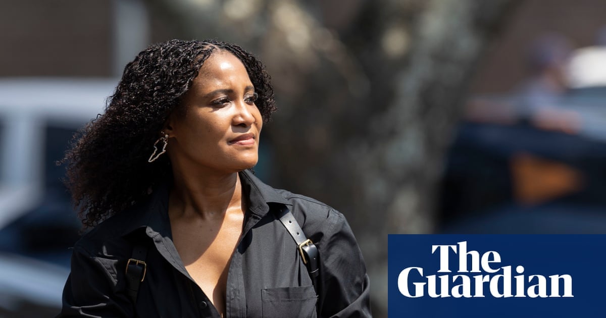 الشرطة تحقق في مزاعم خداع ابنة رئيس جنوب أفريقيا السابق لرجال للقتال في أوكرانيا