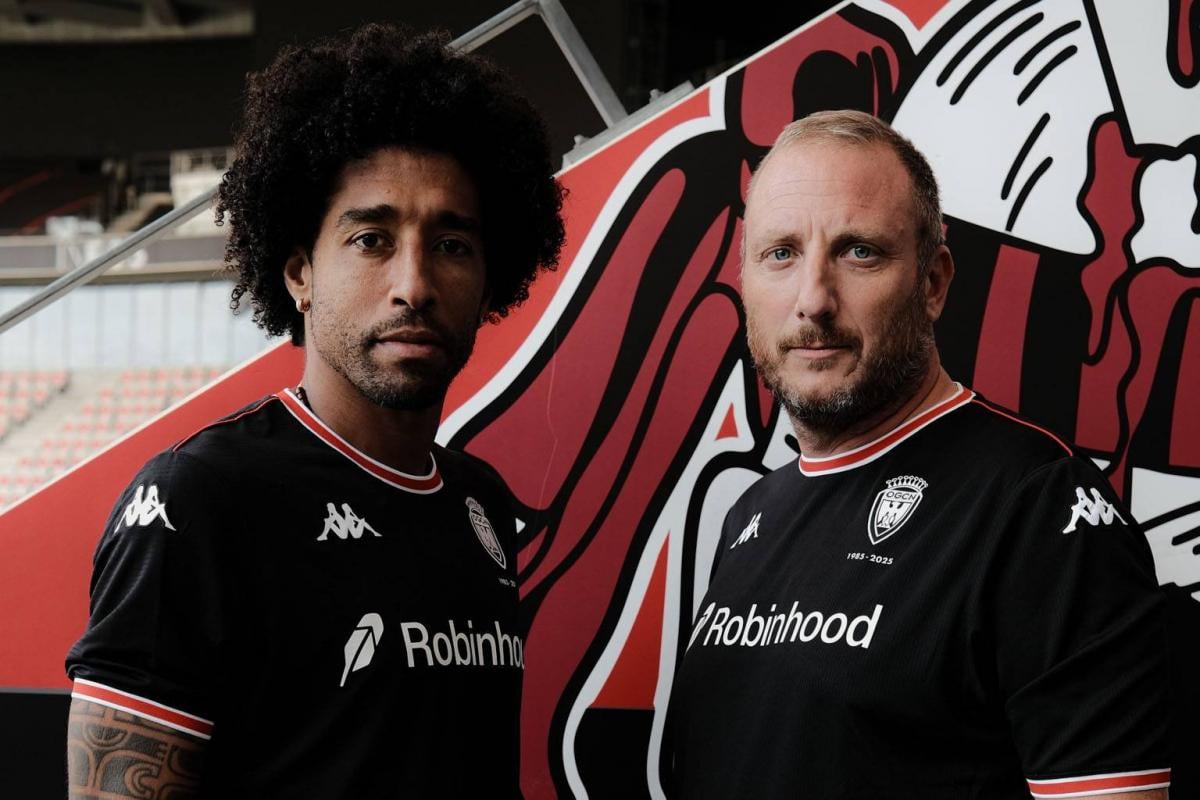 نادي نيس يكشف عن قميص خاص للاحتفال بمرور 40 عامًا على حركة الألتراس