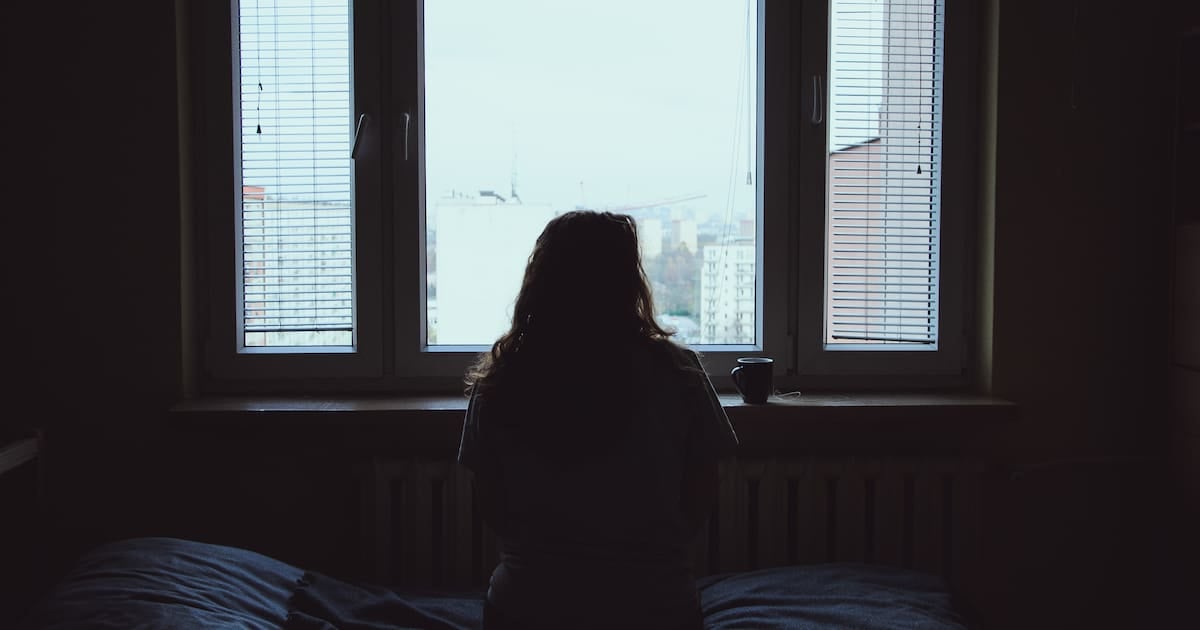 نتائج مقلقة: واحد من كل ستة بالغين في فرنسا يعاني من نوبة اكتئاب، والشباب والنساء الأكثر تضرراً