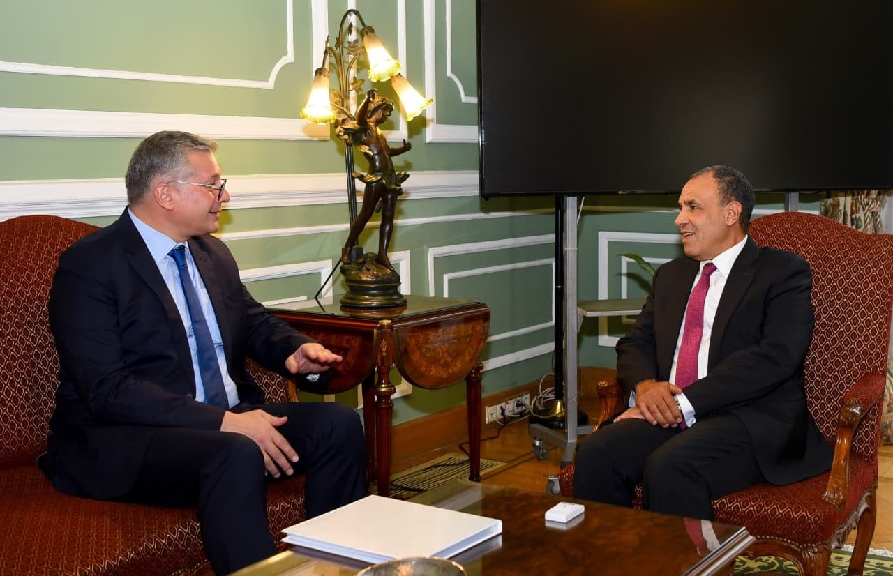 اجتماع رفيع المستوى لتعزيز الاستثمار الأجنبي في قطاع البترول المصري وتوسيع نطاق الشركات المصرية عالمياً