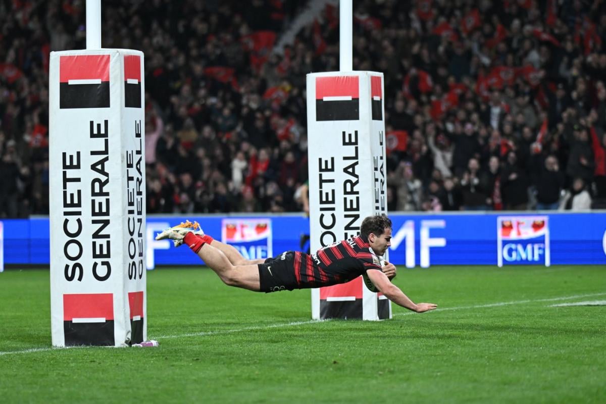 تألق أنطوان دوبون يقود تولوز لفوز كبير بتسجيله ثنائية وصناعة هدف في دوري Top 14