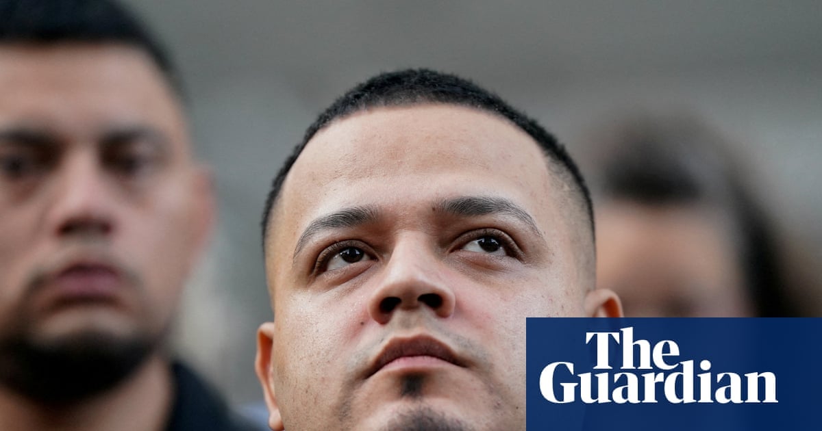 إطلاق سراح كيلمار أبريغو غارسيا بعد أمر قضائي ينهي احتجازه في قضية هجرة مثيرة للجدل