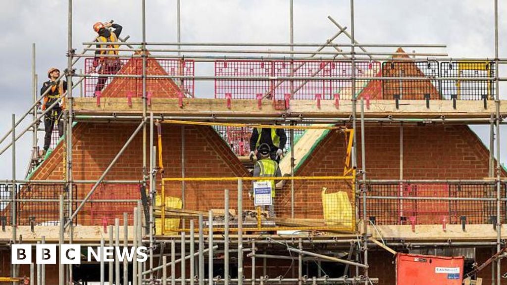 وزير الإسكان البريطاني يعترف بالحاجة لزيادة حادة في بناء المنازل لتحقيق هدف حزب العمال