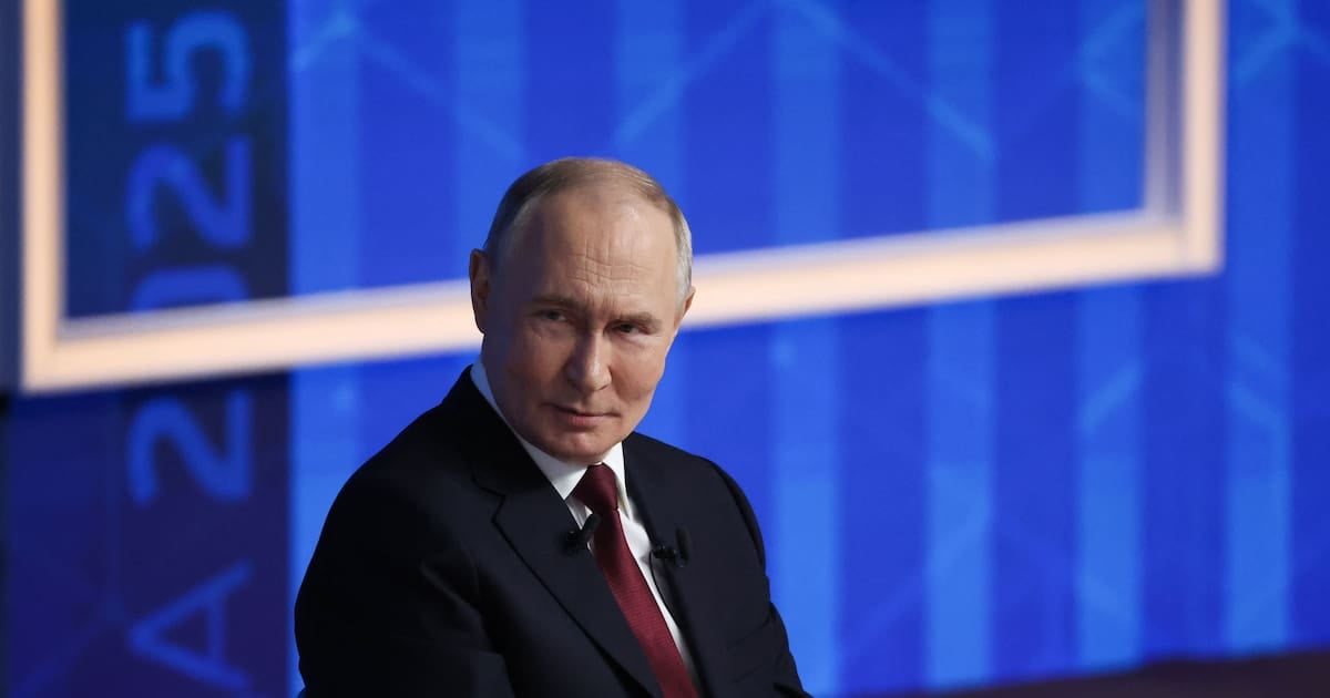 ماكرون وبوتين: استعداد للحوار وسط مفاوضات مكثفة حول أوكرانيا