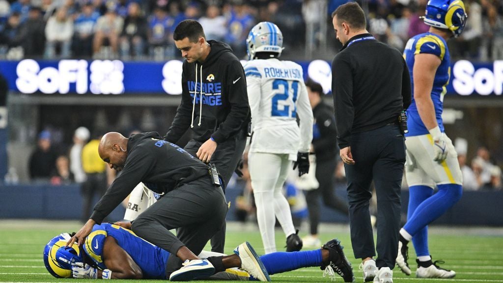 إصابة دافانتي آدامز في أوتار الركبة تثير الشكوك حول مشاركته مع رامز ضد سيهوكس