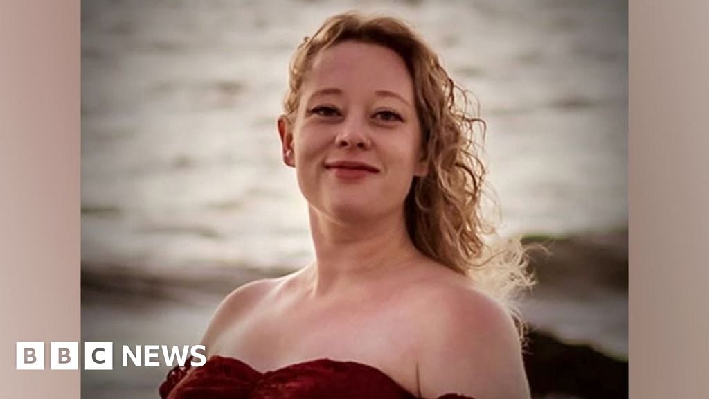 مقتل الشاعرة رينيه نيكول جود برصاص عميل هجرة اتحادي يثير احتجاجات واسعة