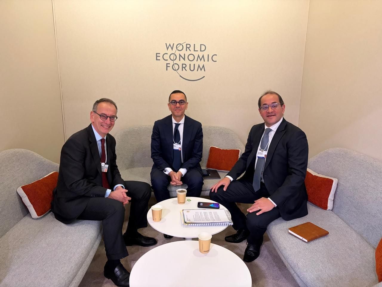 مصر تسجل نموًا 73% في استثمارات القطاع الخاص وتناقش تعزيز التعاون مع البنك الأوروبي