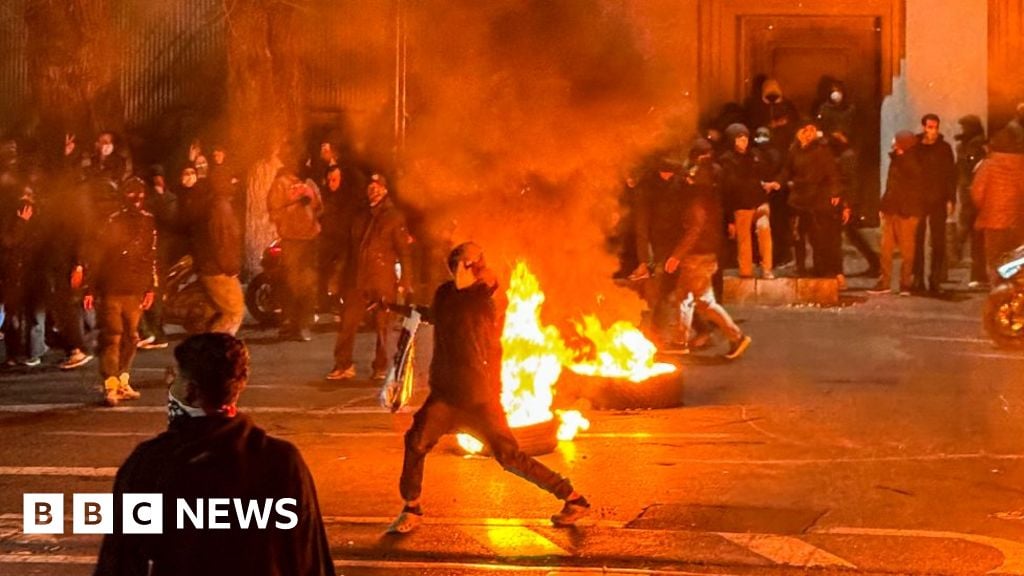 مستشفيات إيران غارقة بالجرحى والقتلى: شهادات مروعة لأطباء حول قمع الاحتجاجات