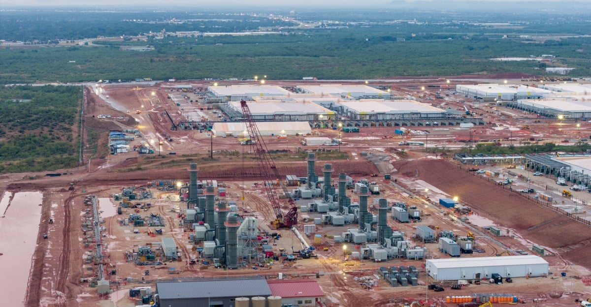 الولايات المتحدة تتصدر سباق بناء محطات الغاز لتلبية طلب مراكز البيانات المتزايد وتثير مخاوف بيئية