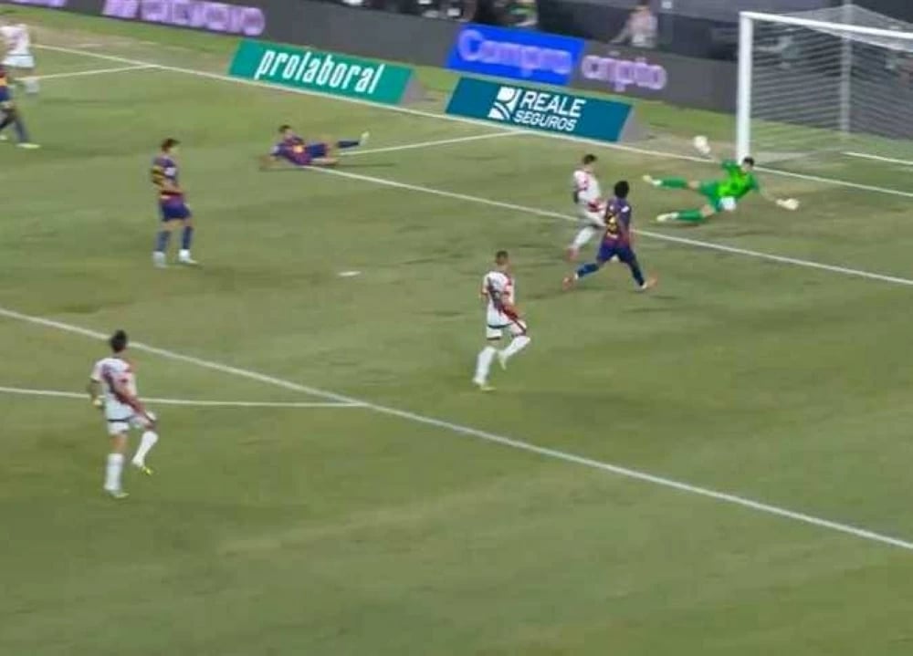 حارس برشلونة خوان جارسيا يؤكد ثقة الفريق في استعادة صدارة الليجا والمنافسة على جميع الألقاب